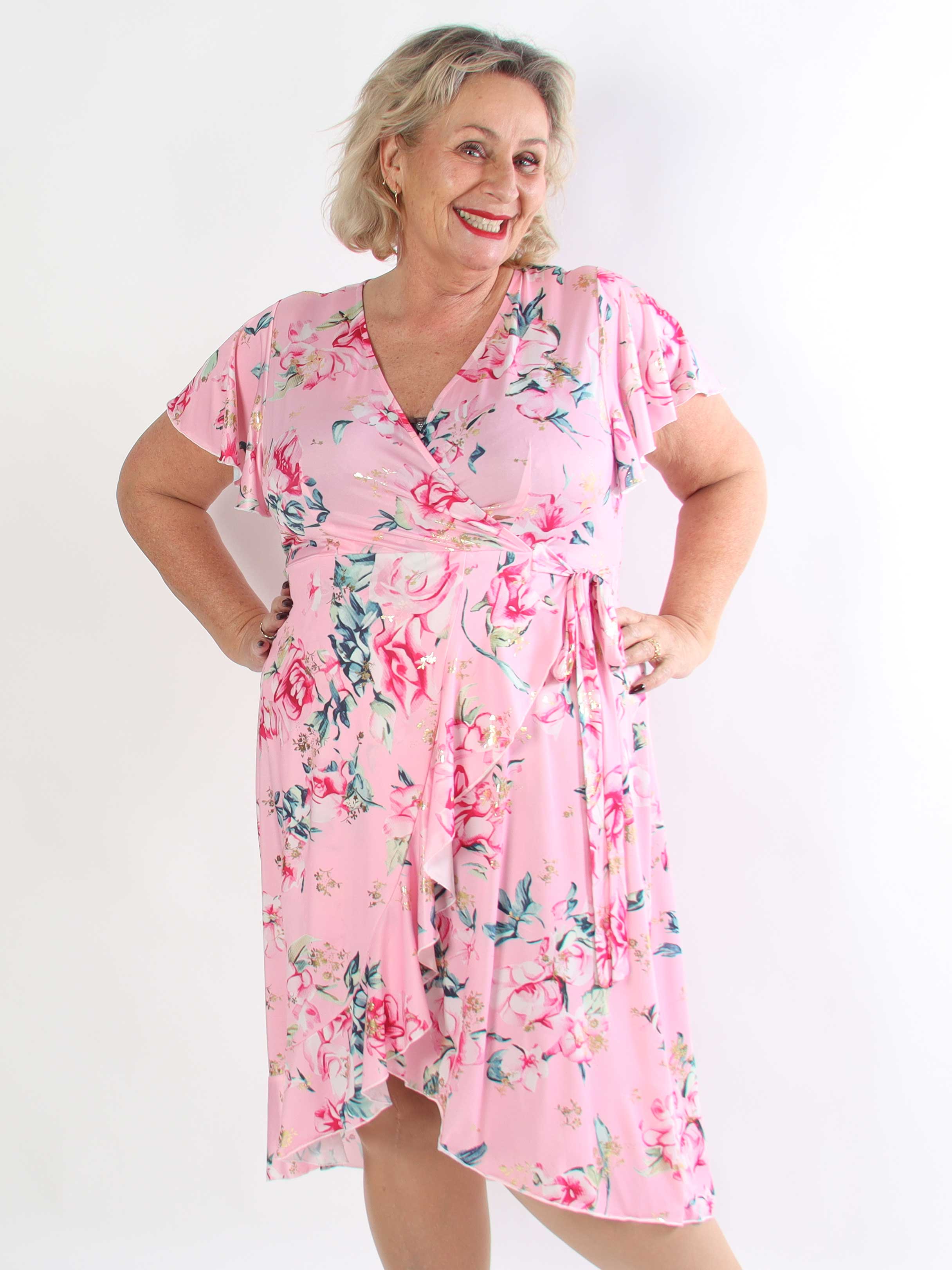 Savina Rose S/S - Blomstret elastisk plus size kjole i slå-om-look